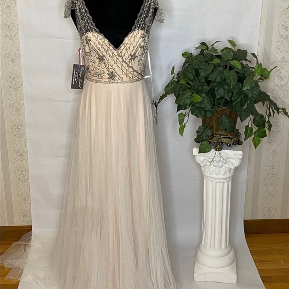 Willowby by Watters Beaded Wedding Dress - Perfect for Spring! - Picture 2 of 14